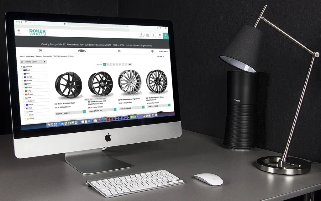 Ordinateur affichant un écran de catalogue avec des données de montage de roues de DriveRightData