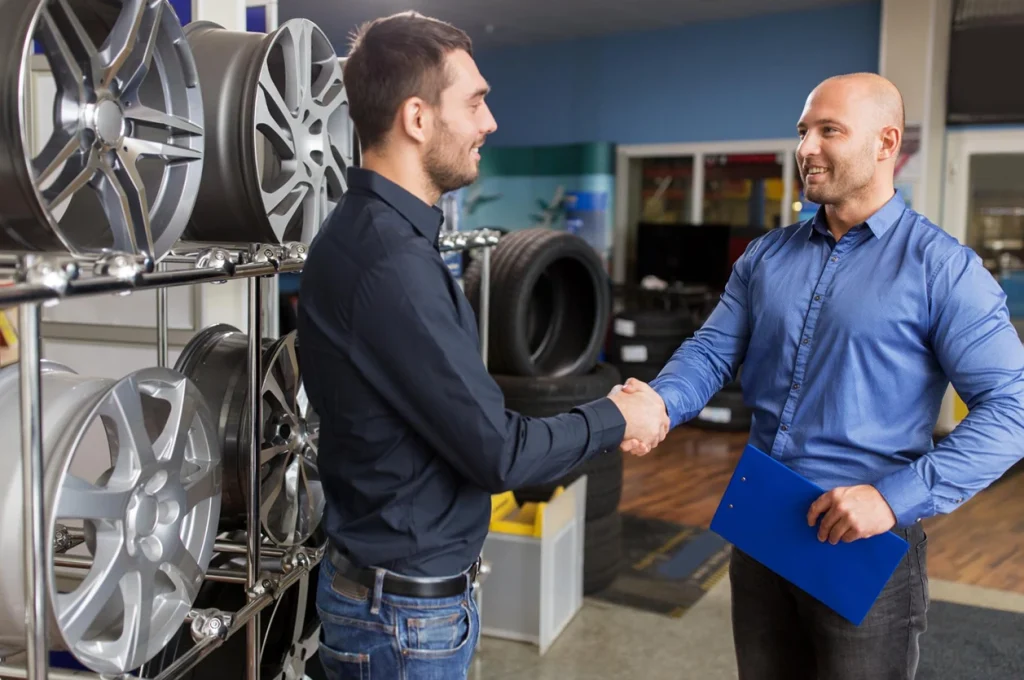 Parlez à un expert Onepro Shop d'Infopro Digital Automotive : découvrez comment la plateforme e-commerce B2B pour les pièces détachées, les pneus et les accessoires est parfaite pour la distribution de pièces détachées.