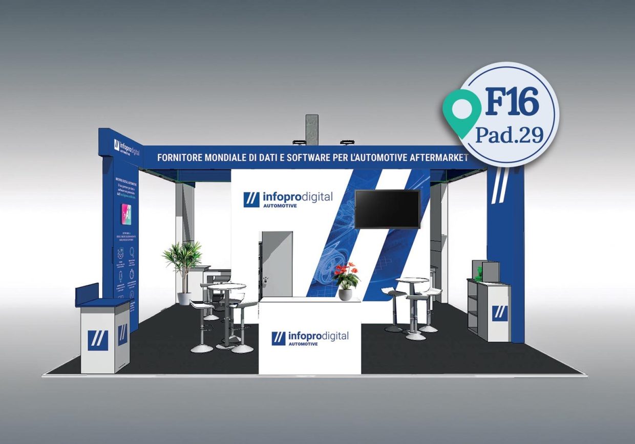 Render dello stand F16 di Infopro Digital Automotive ad Autopromotec 2025, con grafica blu, loghi aziendali